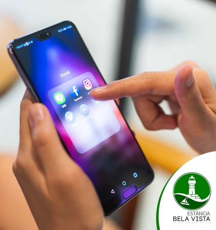 Vício digital: sinais que apontam dependência de rede social